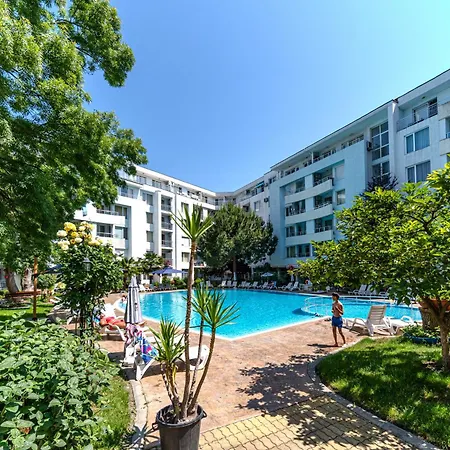 D9 Yassen Hv * Σάνι Μπιτς